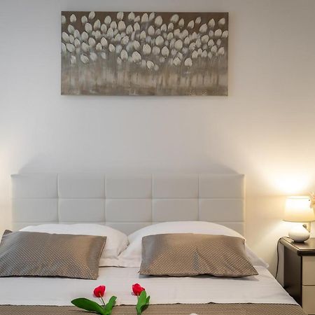 Studio Apartment La Luna سبليت المظهر الخارجي الصورة